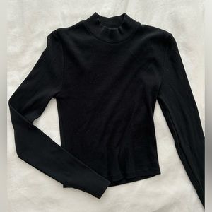 Abercrombie mock neck crop top